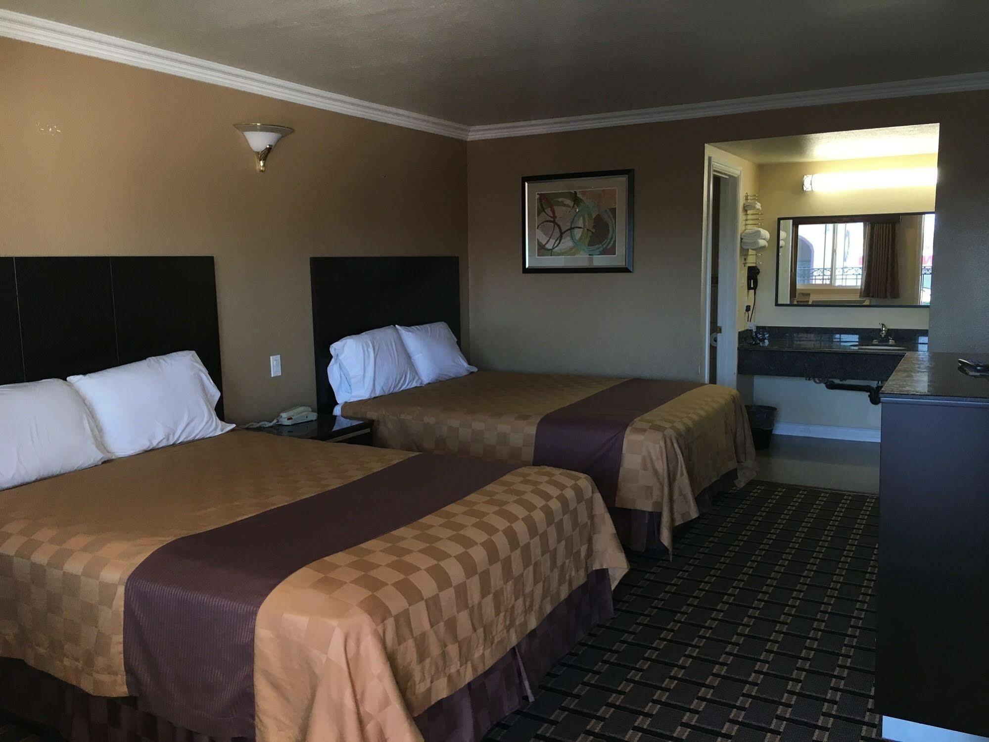 Hacienda Inn ラ・プエンテ エクステリア 写真